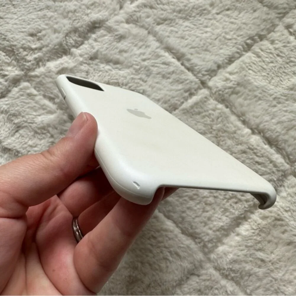 Apple | White Iphone 11 Pro Max Phone Case